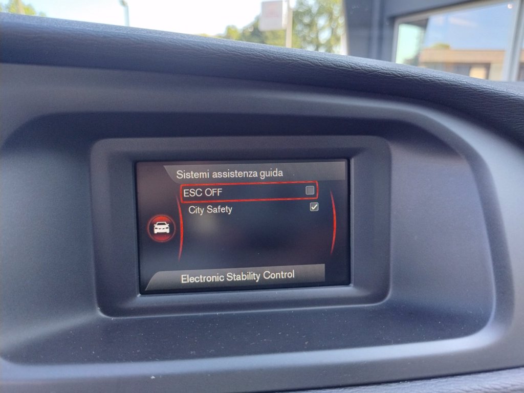 VOLVO V40 2.0 d2 plus