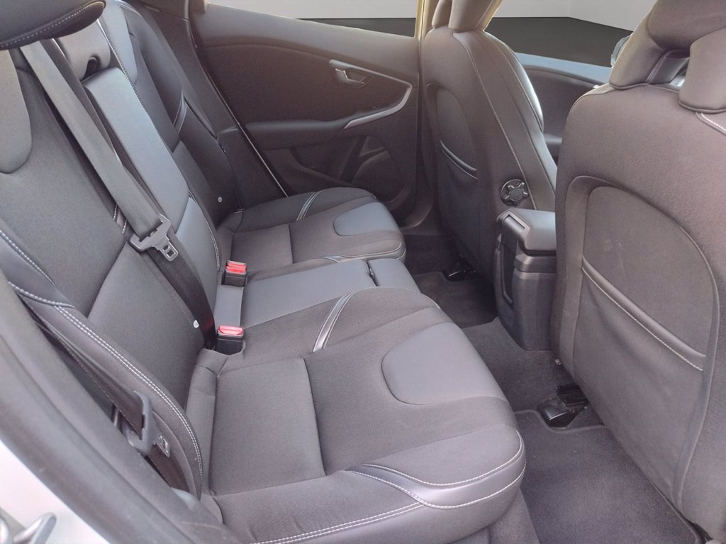 VOLVO V40 2.0 d2 plus