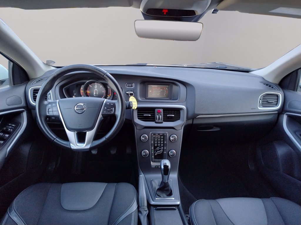 VOLVO V40 2.0 d2 plus