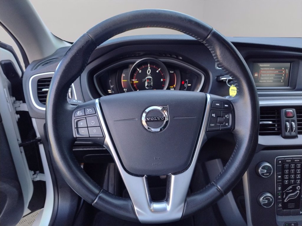 VOLVO V40 2.0 d2 plus