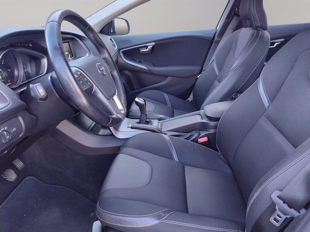 VOLVO V40 2.0 d2 plus
