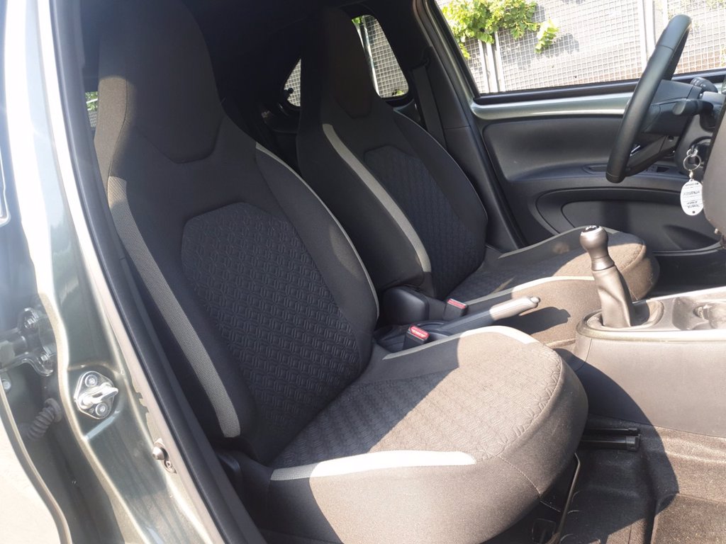 TOYOTA Aygo x 1.0 trend 72cv