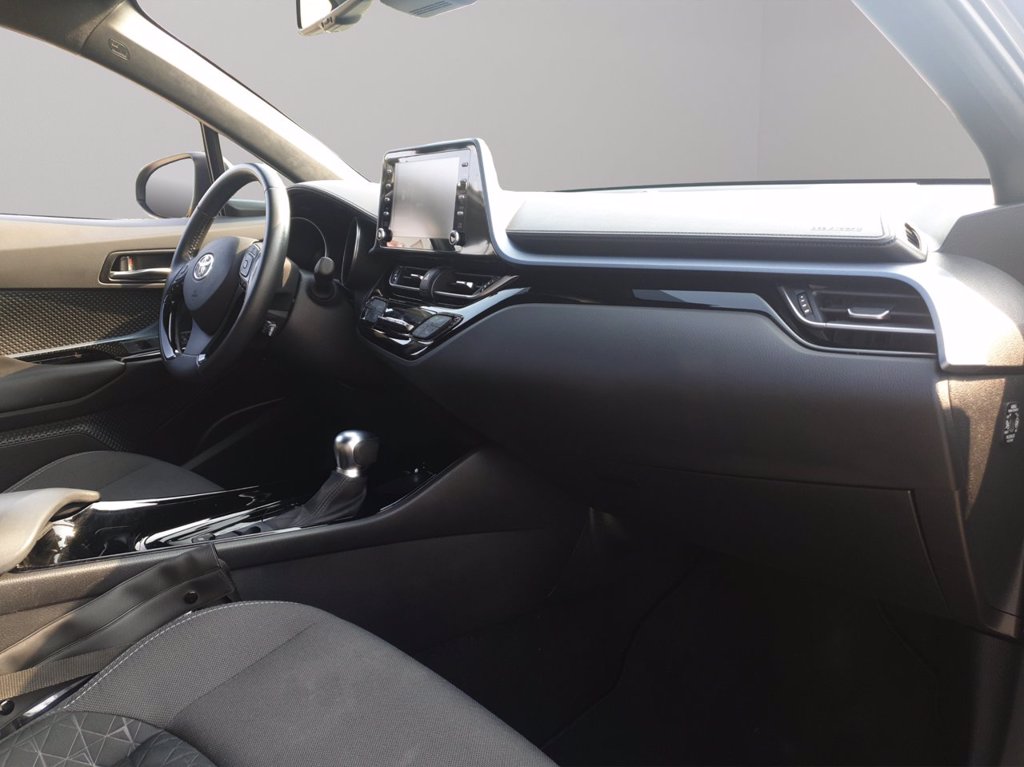 TOYOTA C-hr 2.0h trend e-cvt