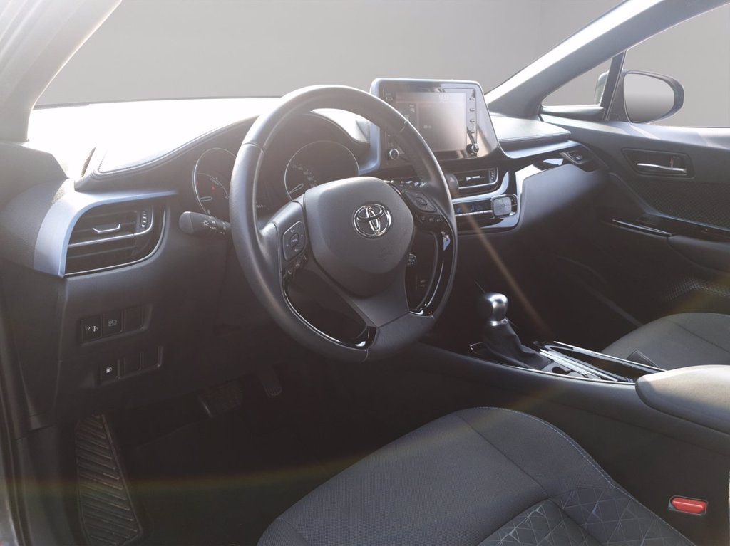 TOYOTA C-hr 2.0h trend e-cvt
