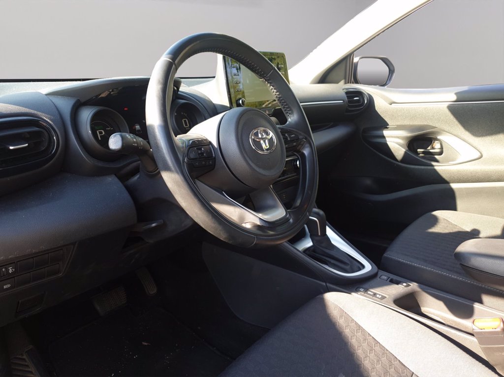 TOYOTA Yaris 1.5h trend