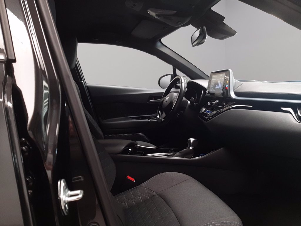 TOYOTA C-hr 1.8h trend e-cvt