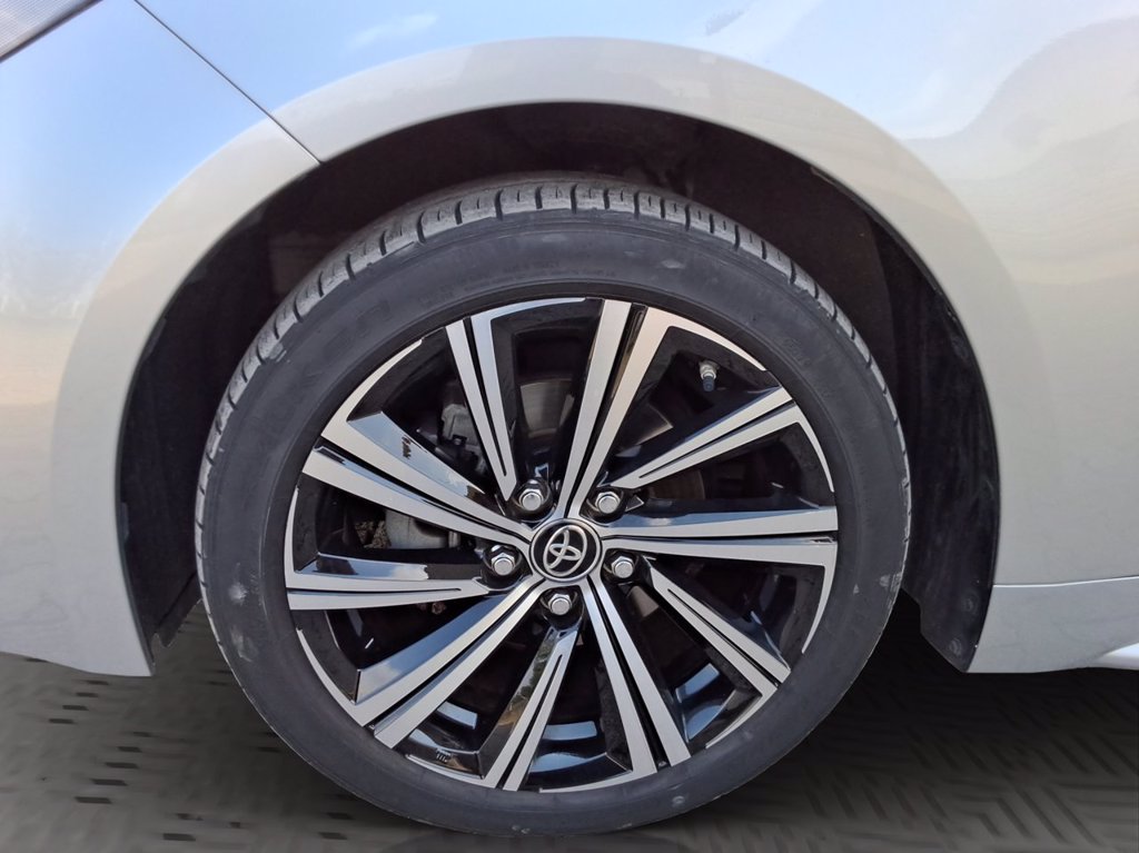 TOYOTA Corolla touring sports 1.8h style cvt