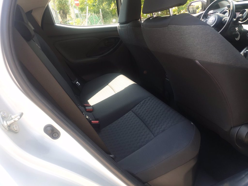 TOYOTA Yaris 1.5h trend