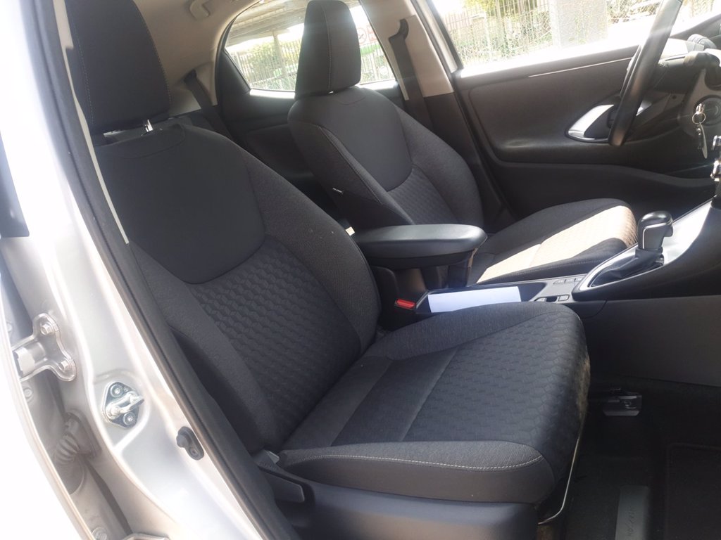 TOYOTA Yaris 1.5h trend