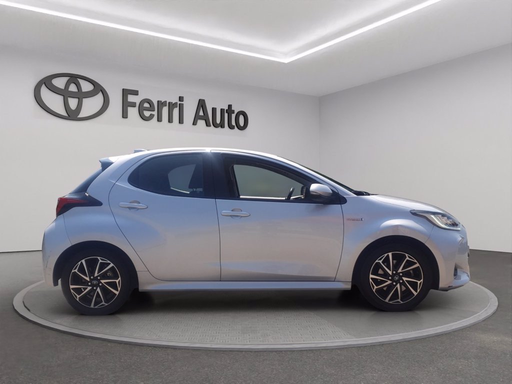 TOYOTA Yaris 1.5h trend