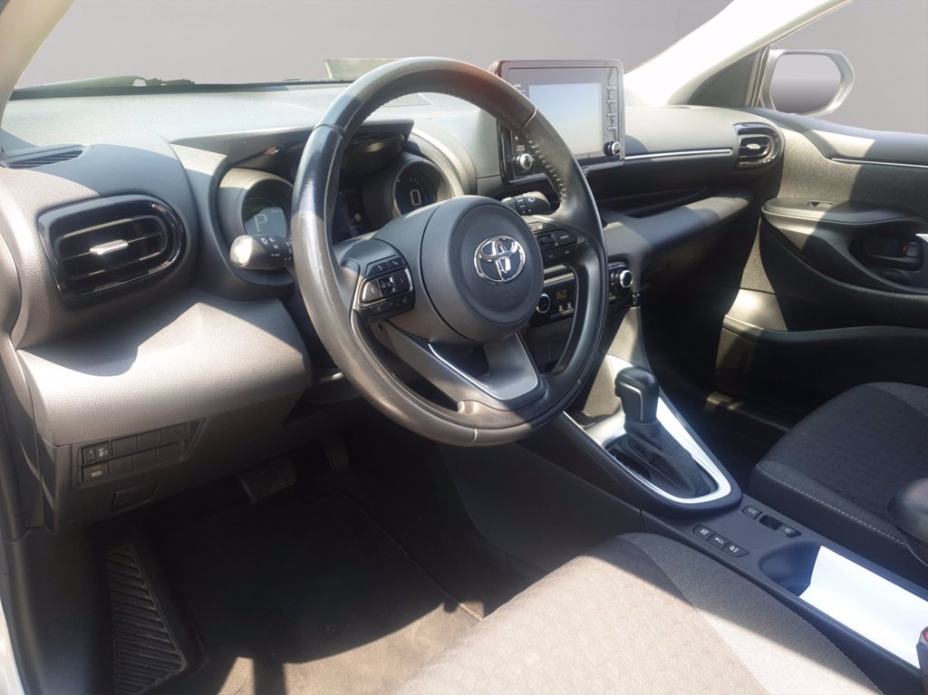 TOYOTA Yaris 1.5h trend