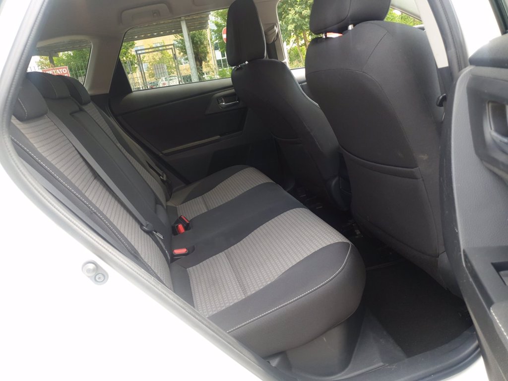 TOYOTA Auris touring sports 1.8h black edition cvt