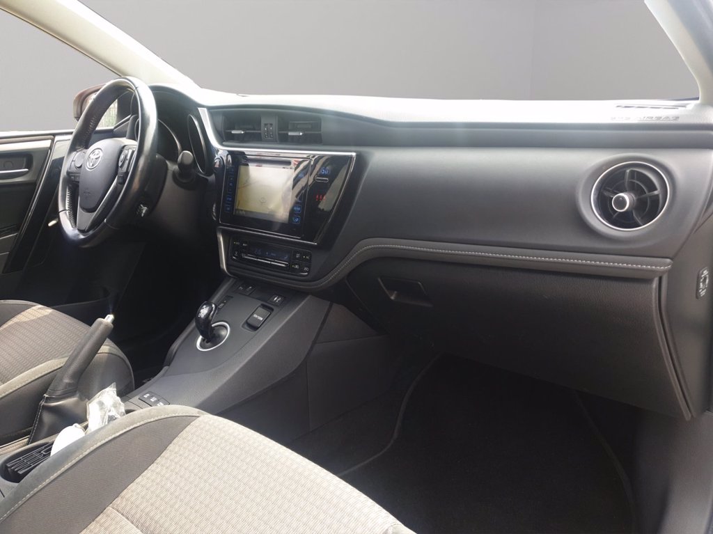 TOYOTA Auris touring sports 1.8h black edition cvt