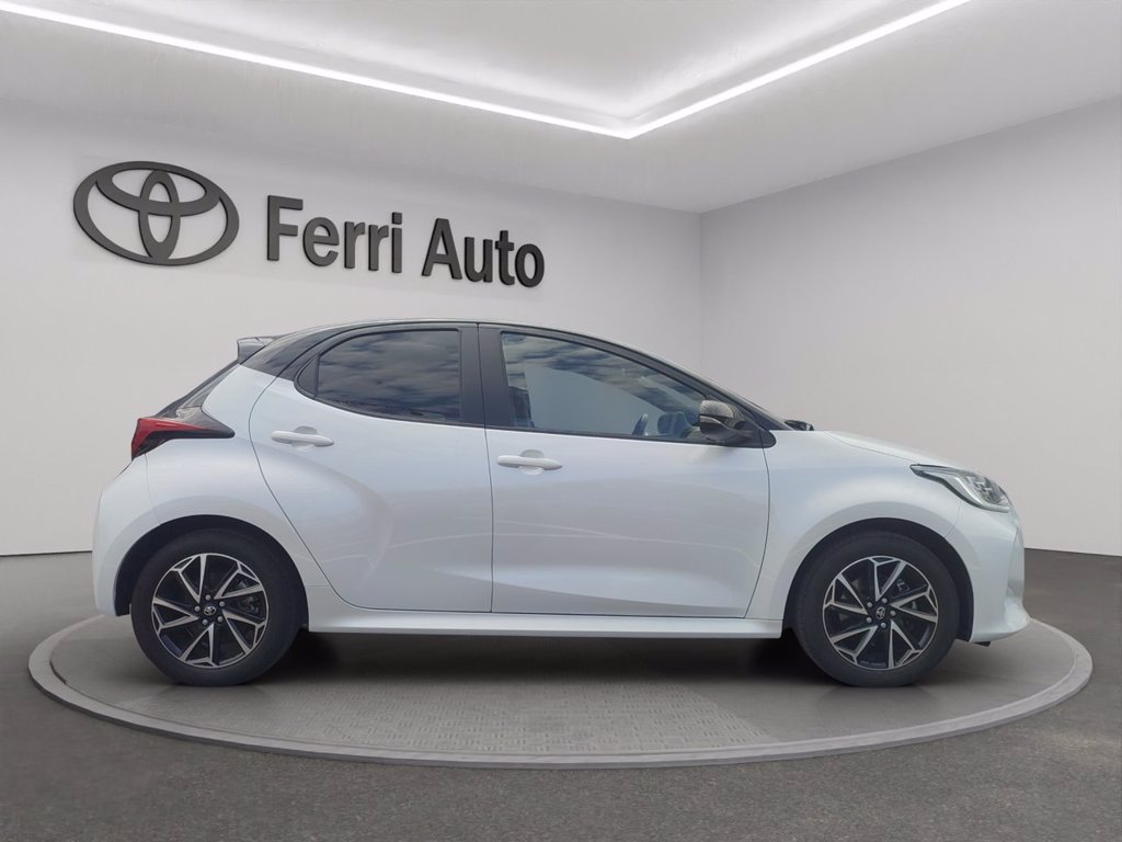 TOYOTA Yaris 1.5h style