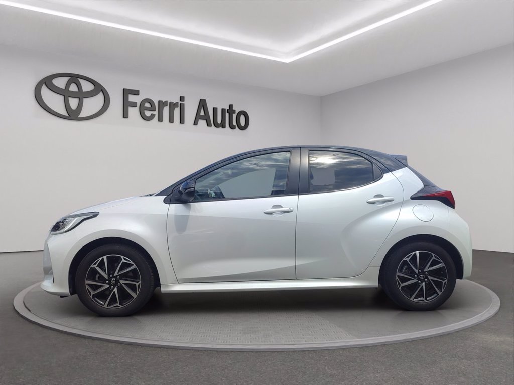 TOYOTA Yaris 1.5h style