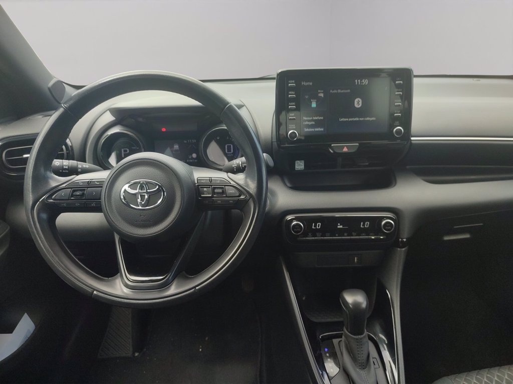 TOYOTA Yaris 1.5h style