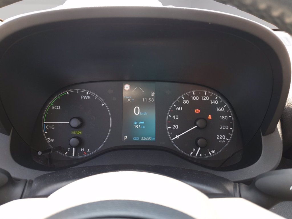 TOYOTA Yaris 1.5h active