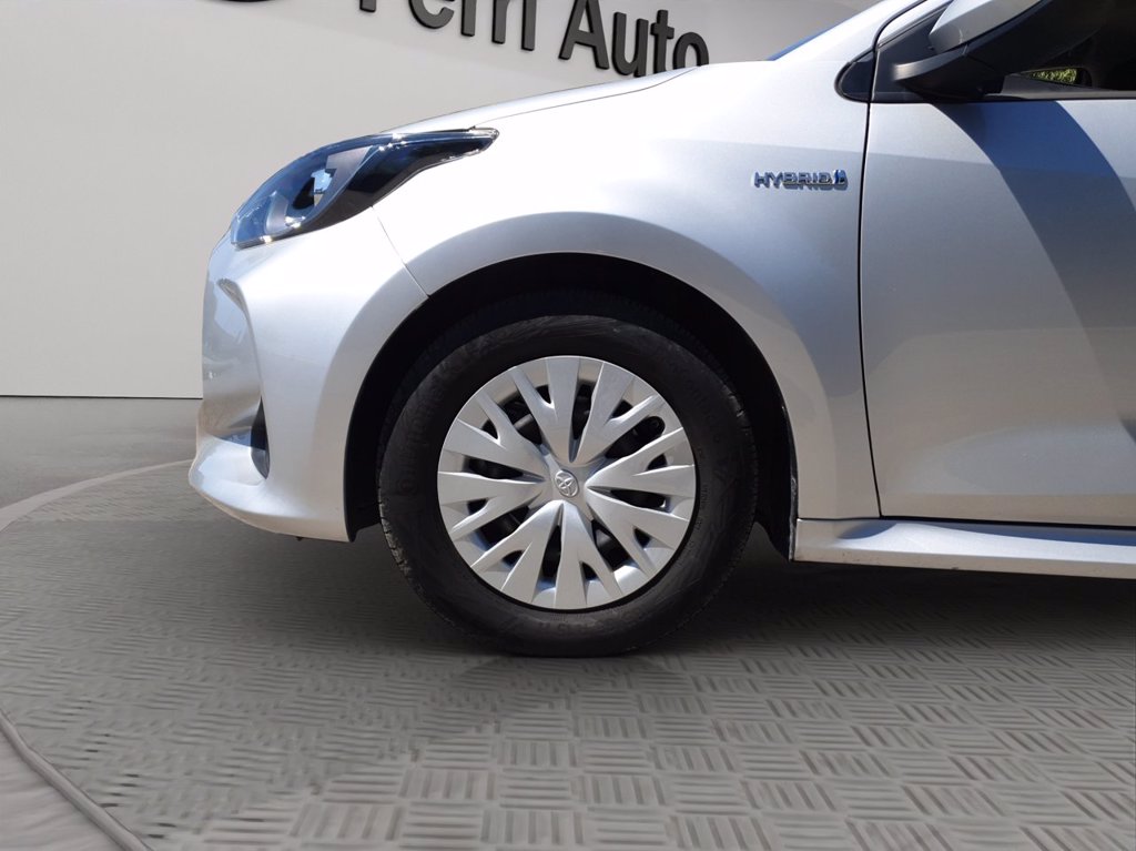 TOYOTA Yaris 1.5h active