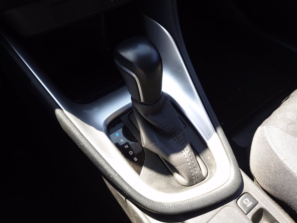 TOYOTA Yaris 1.5h active