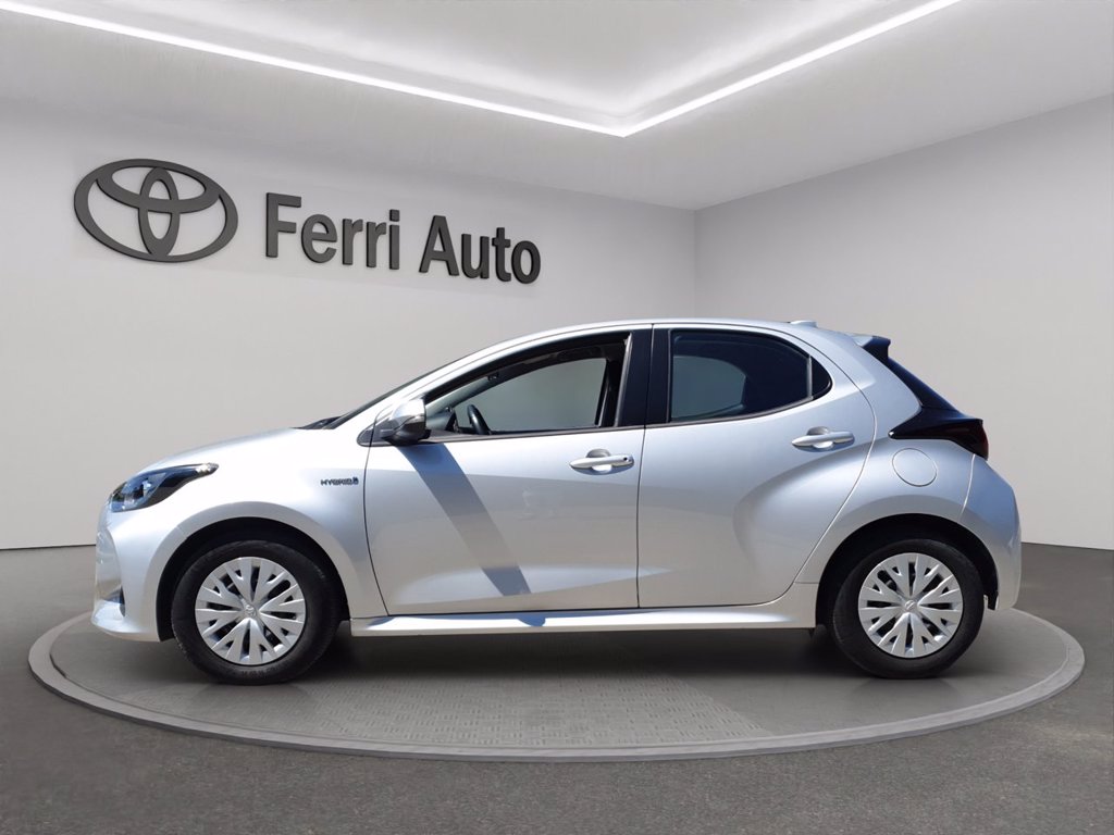 TOYOTA Yaris 1.5h active