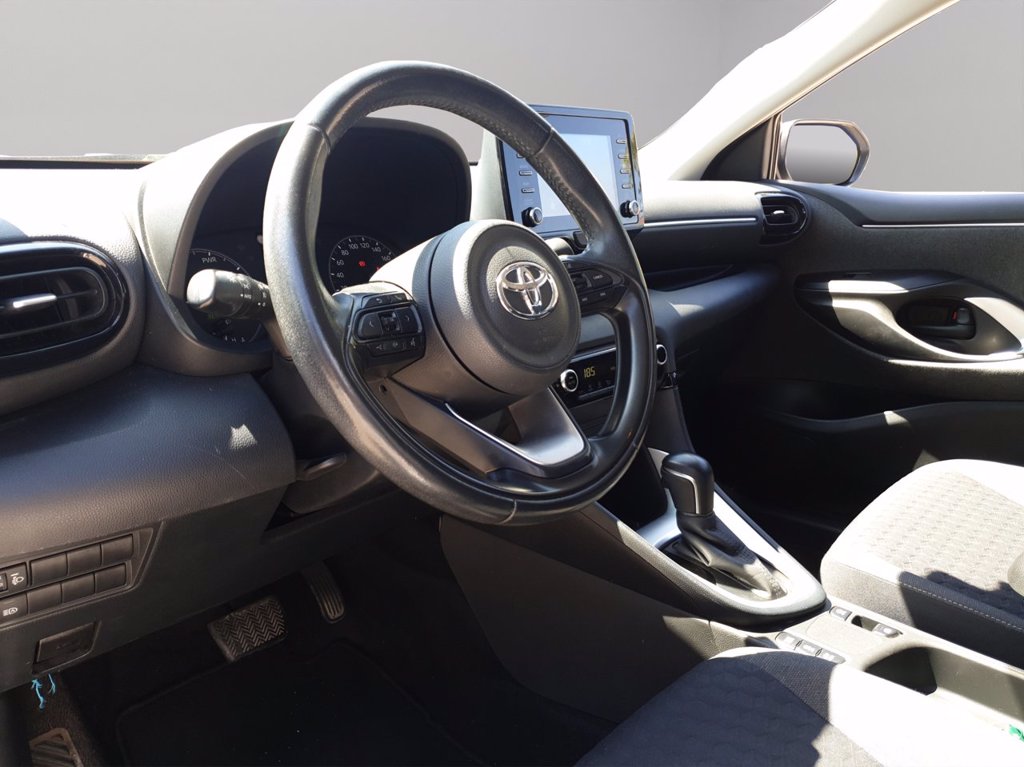 TOYOTA Yaris 1.5h active