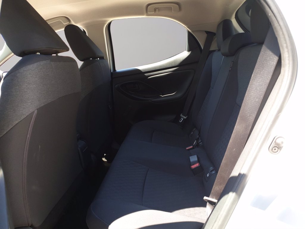 TOYOTA Yaris 1.5h active