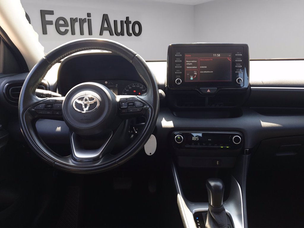 TOYOTA Yaris 1.5h active