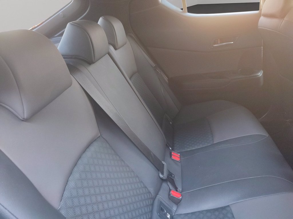 TOYOTA C-hr 1.8h lounge e-cvt