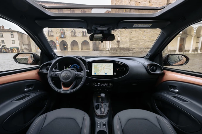 1920 2026 Aygox Highgrade Cinnamon Interioranddetails 001