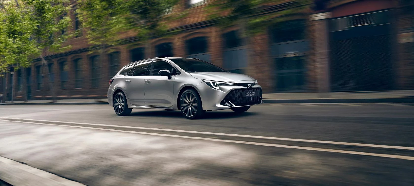 Corolla Touring Sports Slide